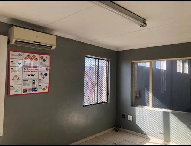INDUSTRIAL PROPERTY TO RENT IN LADINE